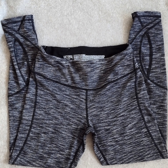Victoria’s Secret Grey Sport Knockout Tight Leggings Cut Out Women's Size Medium - Picture 4 of 12